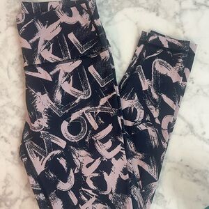 Lululemon size 8 look brand new